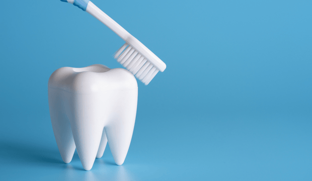 Dentist, cosmetic dentist, dentak implants, tooth broken, dental emergency